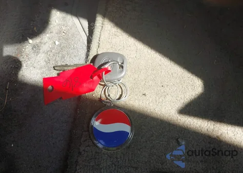 2005 Toyota Corolla Ce из США, поврежденный, VIN 2T1BR32E65C386879